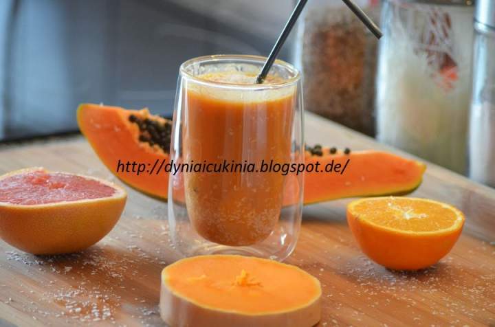 Pomarańczowe smoothie z pieczoną dynią i mlekiem kokosowym