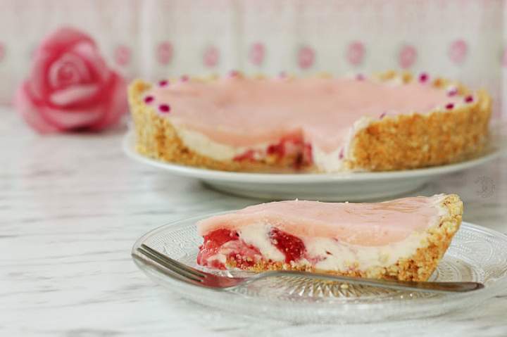 Tarta Z Truskawkami Bez Pieczenia