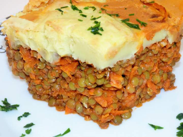 Wegańskie Shepherd pie z soczewicy i ziemniaków