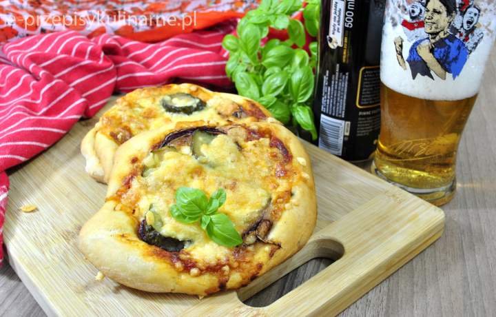 Mini pizza z gyrosem – przekąska kibica