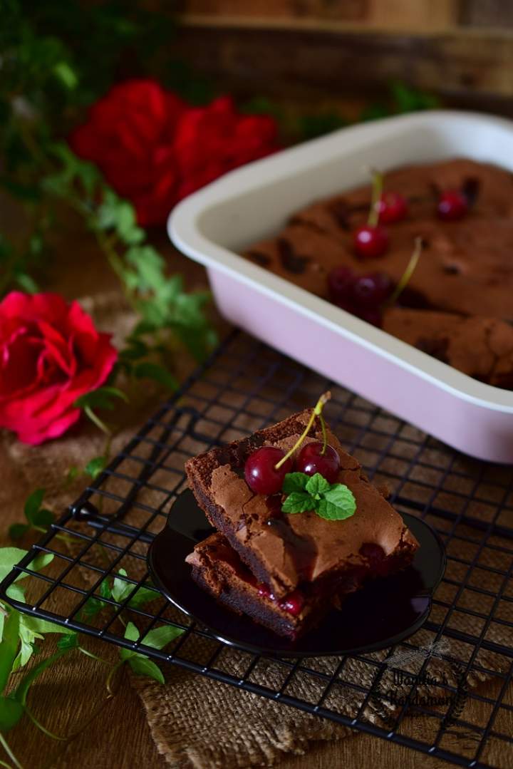 Miętowo-czekoladowe brownie z wiśniami