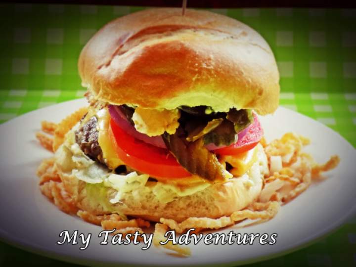 Classic American Burger/ Tradycyjny Hamburger Amerykański