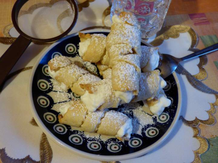 Rurki z kremem na cieście kruchym