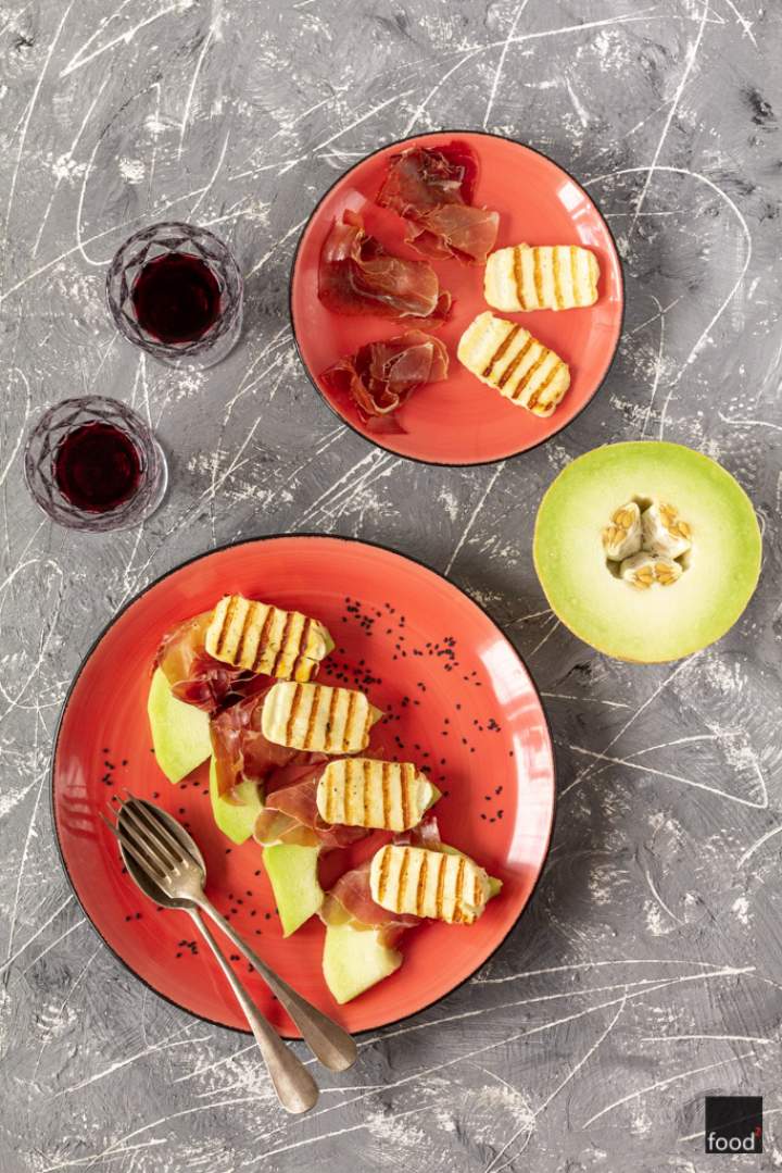 Melon z jamón serrano i grillowanym serem halloumi