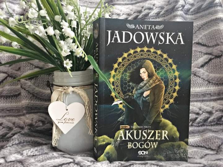 Akuszer bogów – Aneta Jadowska