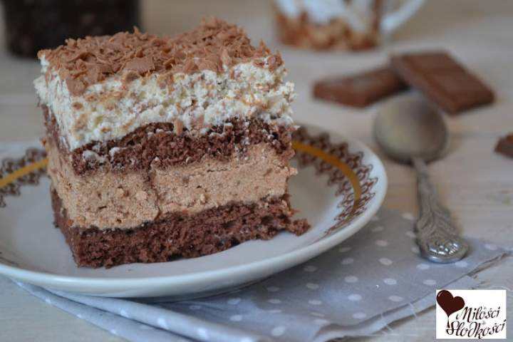 Ciasto czekoladowo – budyniowe z kremem stracciatella