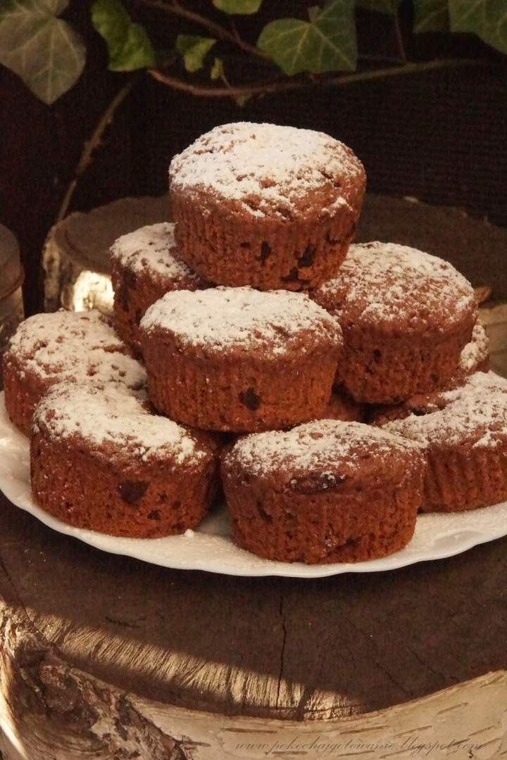 Muffiny czekoladowe z suszoną śliwką