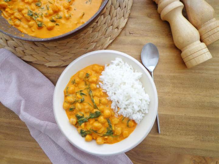 Curry z ciecierzycą i szpinakiem (Curry di ceci e spinaci)