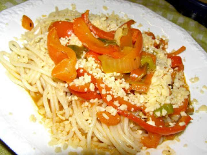 makaron spaghetti z gulaszem paprykowym bez mięsa…