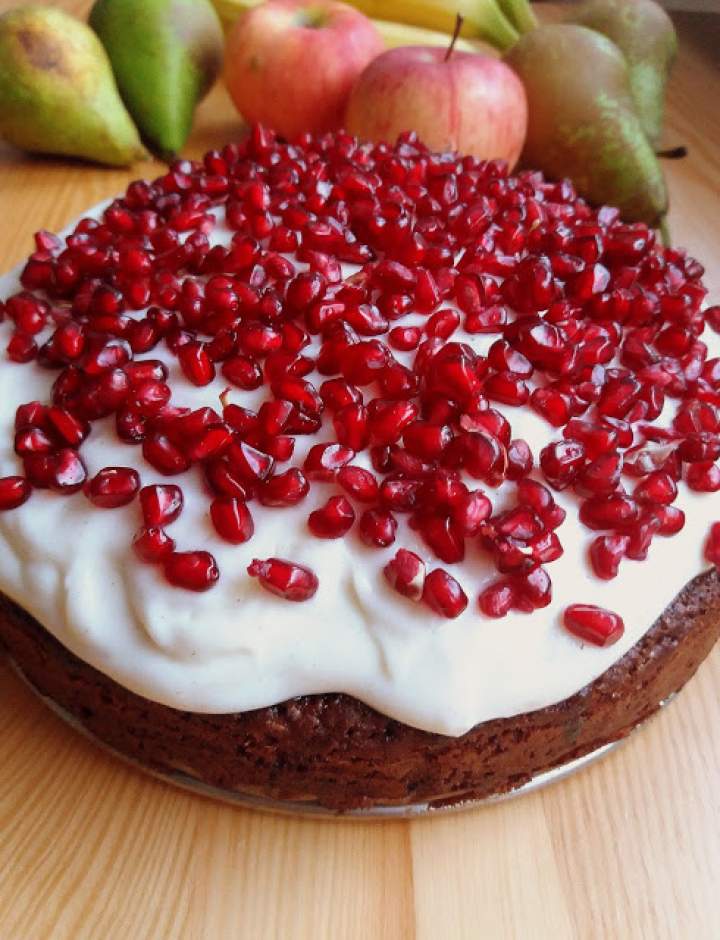 Korzenne ciasto z granatem / Spiced Cake with Pomegranate