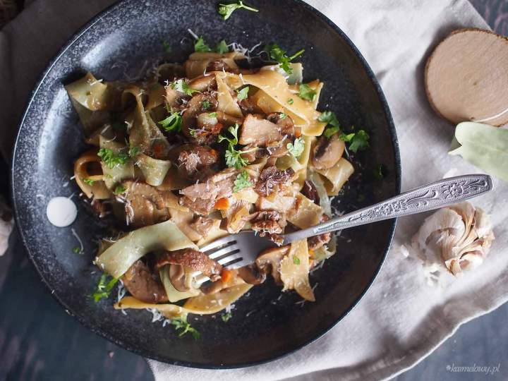 Makaron z kaczką i grzybami / Pasta with roasted duck and mushrooms