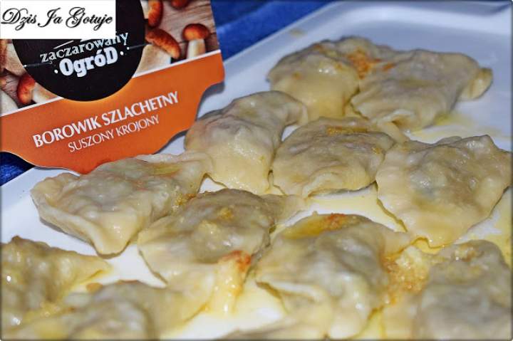 Pierogi z Kapustą słodką i kiszoną z dodatkiem Borowików Suszonych