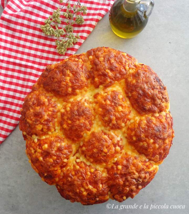 Odrywane bułeczki a'la pizza margherita (Danubio alla pizza margherita)