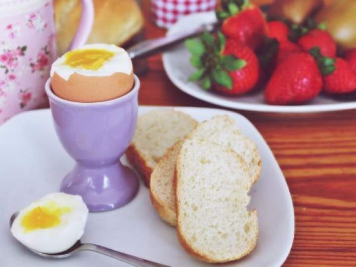 Jajko na miękko – ile gotować jajka na miękko?