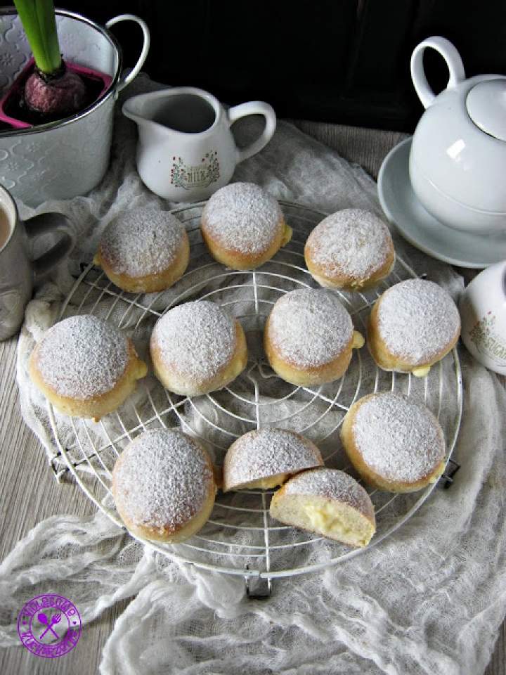 Odchudzone pieczone pączki z budyniem