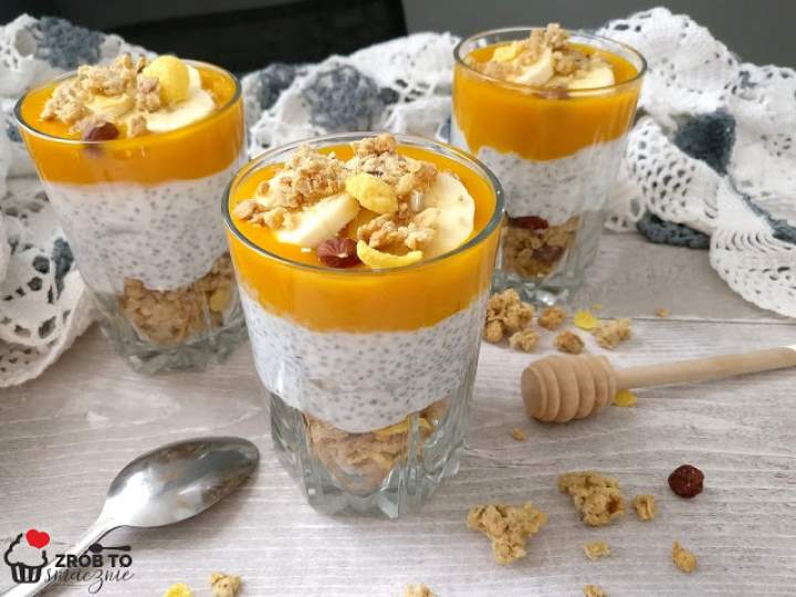 PUDDING CHIA Z MUSLI I MANGO