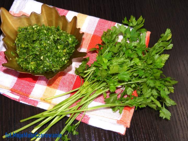 Pesto z natki pietruszki – pasta pietruszkowa