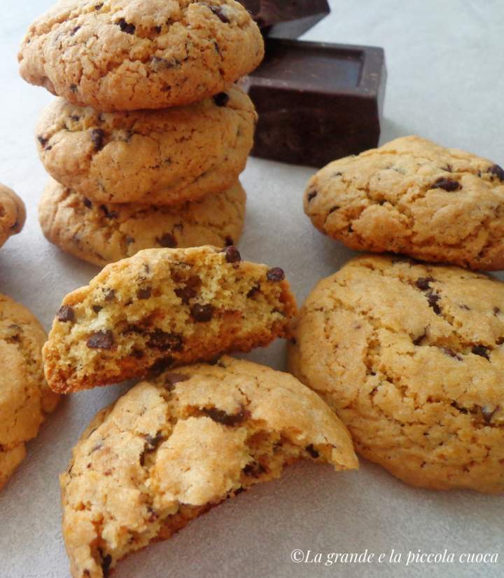 Ciasteczka z kawałkami czekolady (Cookies con gocce di cioccolato)