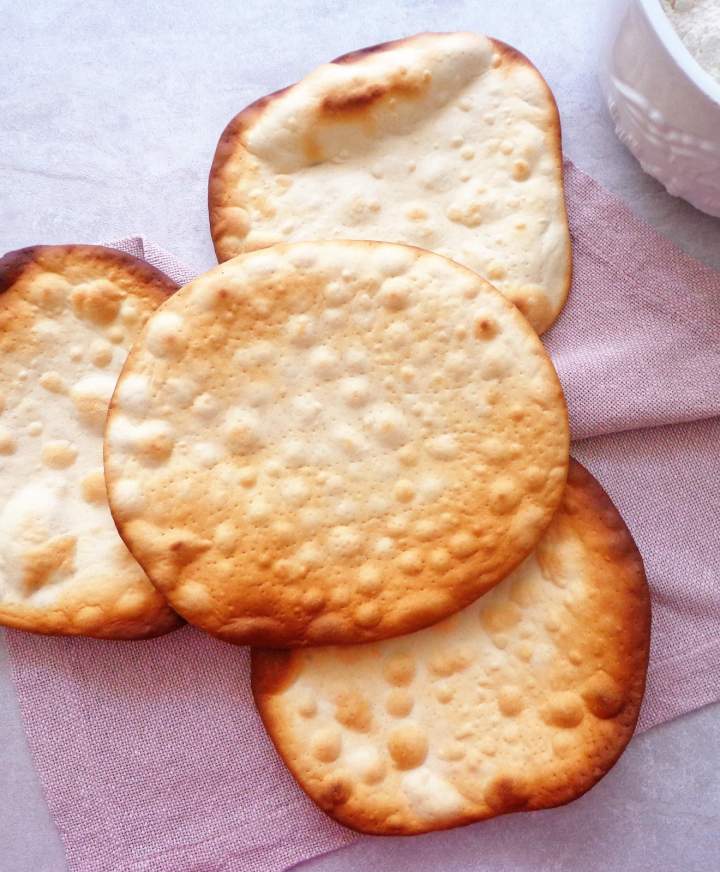 Domowa pieczona maca (Pane azzimo al forno)