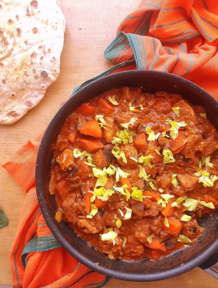 Curry z kurczakiem i pastą z nerkowców / Chicken and Cashew Paste Curry