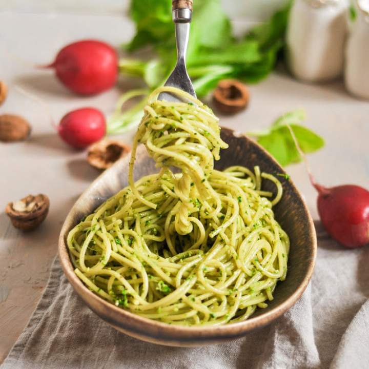 Pesto z liści rzodkiewki