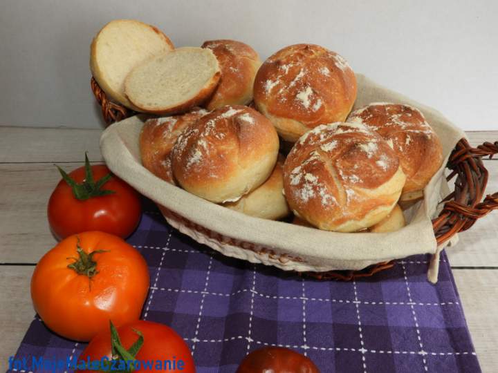 Bułki pszenne pieczone metodą solno – drożdżową