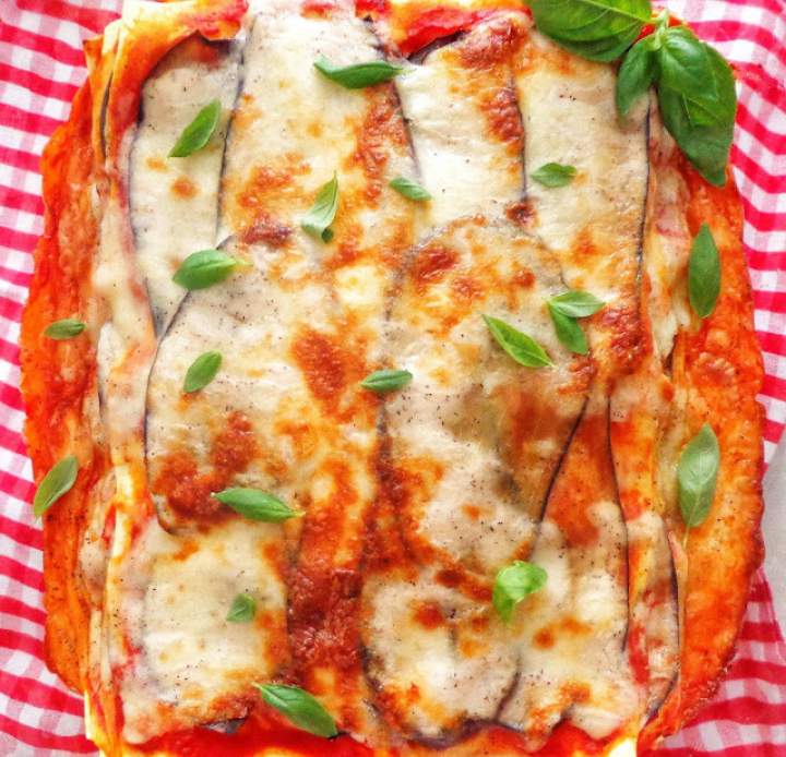 Lasagne „parmigiana” z bakłażanem (Lasagne con melanzane)