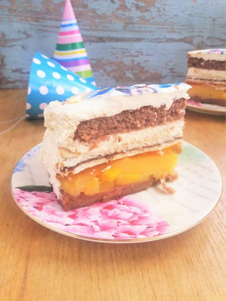 Pyszny tort z Nutellą i brzoskwiniami (prostokątny) / Delicious Nutella and Peach Birthday Cake (rectangle shape)