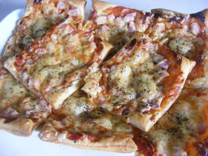 Mini-pizze na cieście francuskim