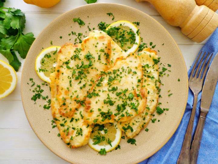 Smażona flądra po francusku (Platessa alla mugnaia in padella)