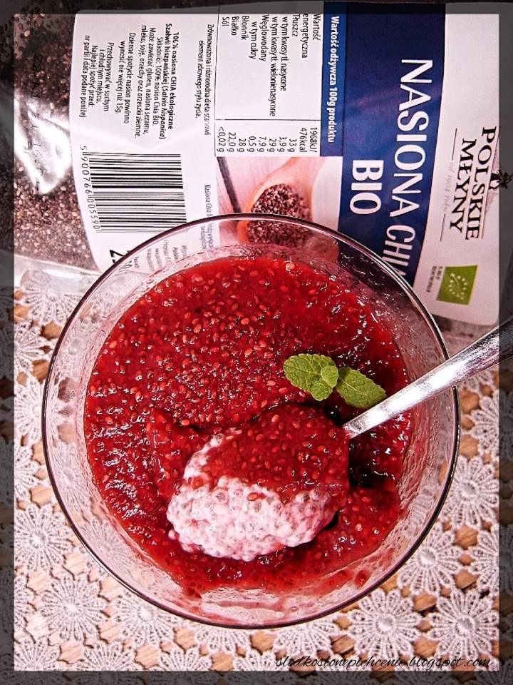 Kokosowo-truskawkowy pudding z chia