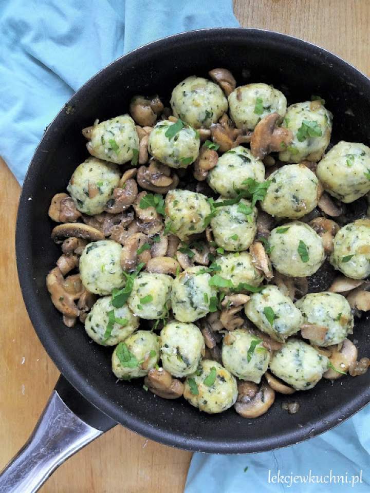 Kluski ziemniaczane z twarogiem i szpinakiem / Potato Cheese and Spinach Dumplings