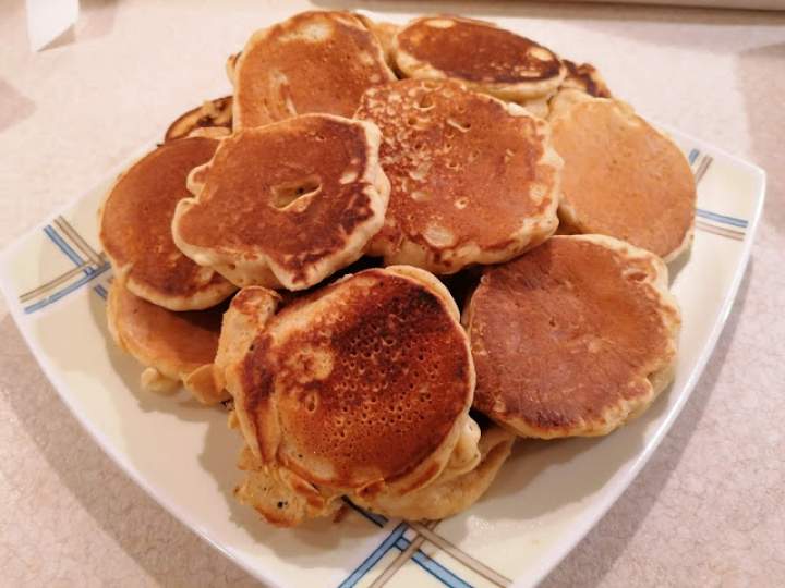 Pancakes na słono z żółtym serem