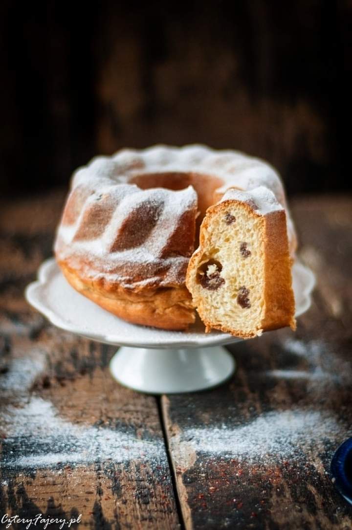 Babka drożdżowa wilgotna