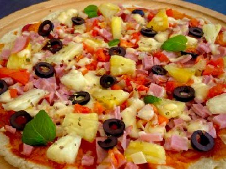 Szybka domowa pizza bez drożdży