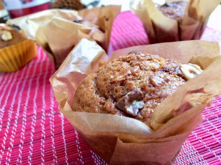 Puszyste muffinki bananowe z czekoladą