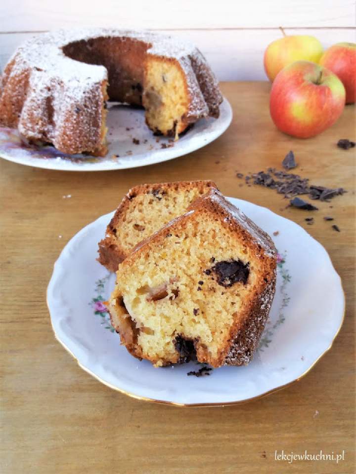 Babka z jabłkami i czekoladą (babka w 5 minut) / Apple Chocolate Chip Bundt Cake