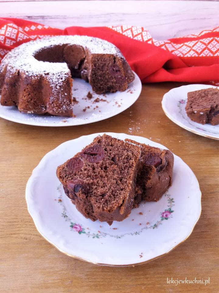 Babka czekoladowa z wiśniami / Chocolate Cherry Bundt Cake