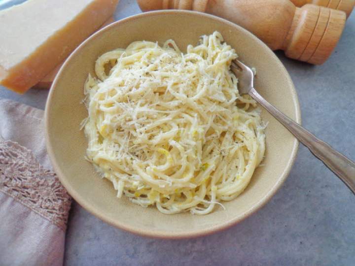 Spaghetti z sosem porowym (Spaghetti alla crema di porri)