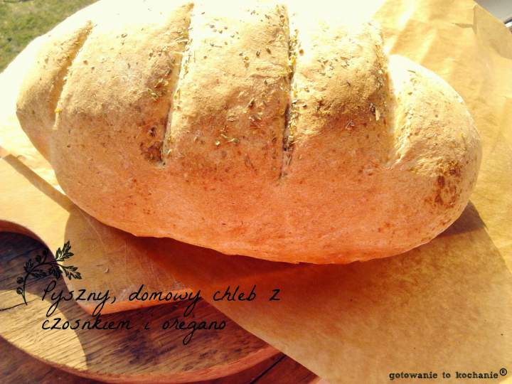 Domowy chleb z czosnkiem i oregano – gotowy w 1 h!