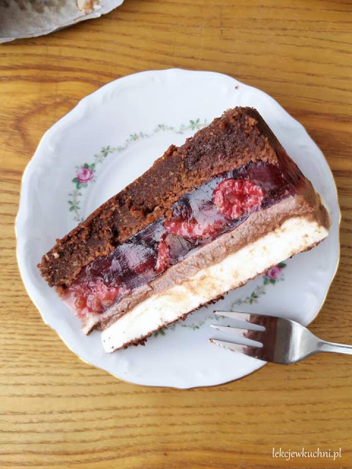Ciasto Gaja bez pieczenia z Nutellą i truskawkami / No Bake Nutella and Strawberries 'Gaia' Cake