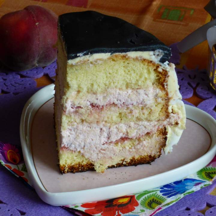 Klasyczny tort truskawkowy
