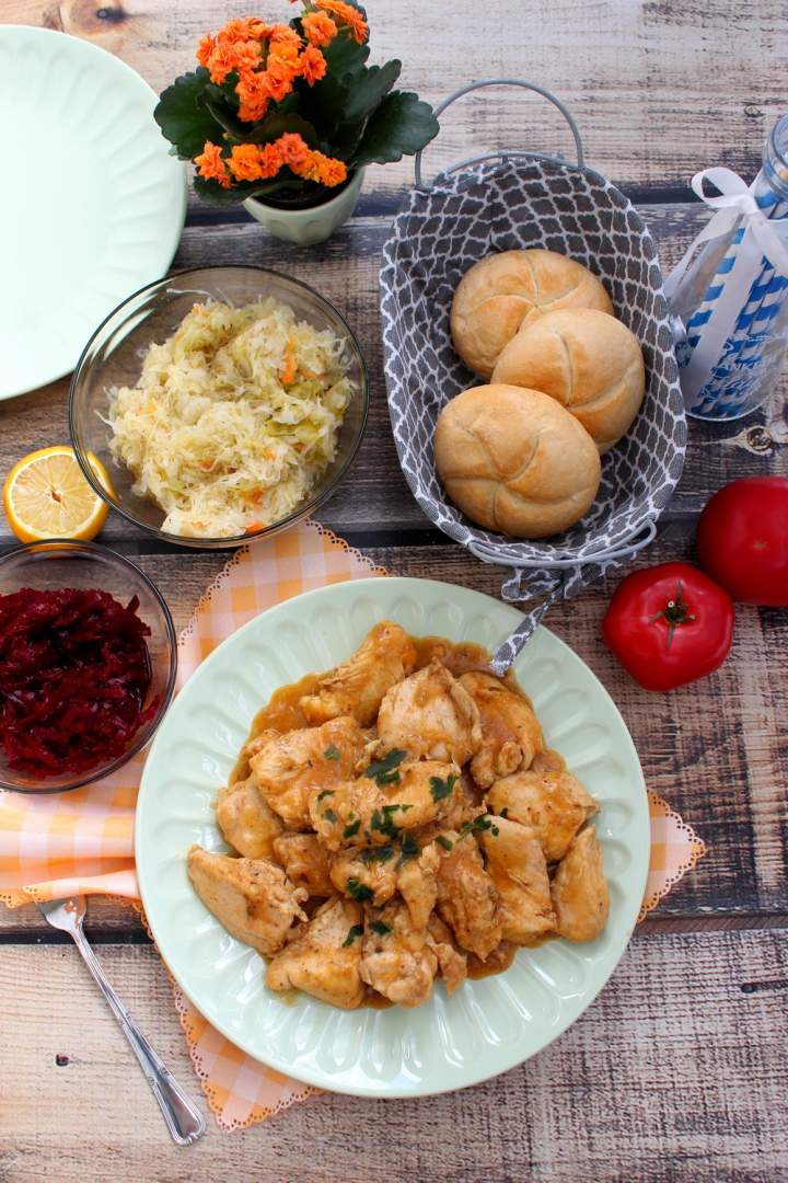 Piersi z kurczaka w prostym sosie – rodzinny obiad