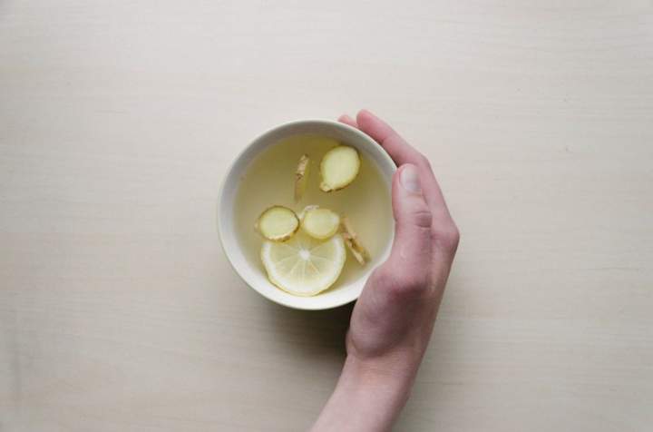 Cytryny w syropie cukrowym z imbirem do herbaty