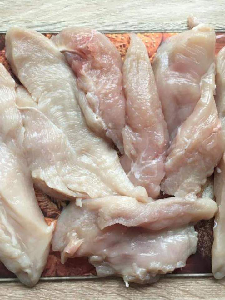 Pieczona pierś z kurczaka z pieczarkami w śmietanie