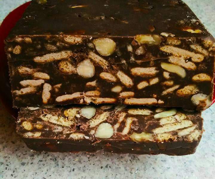 Blok czekoladowy – szybki i pyszny deser bez pieczenia