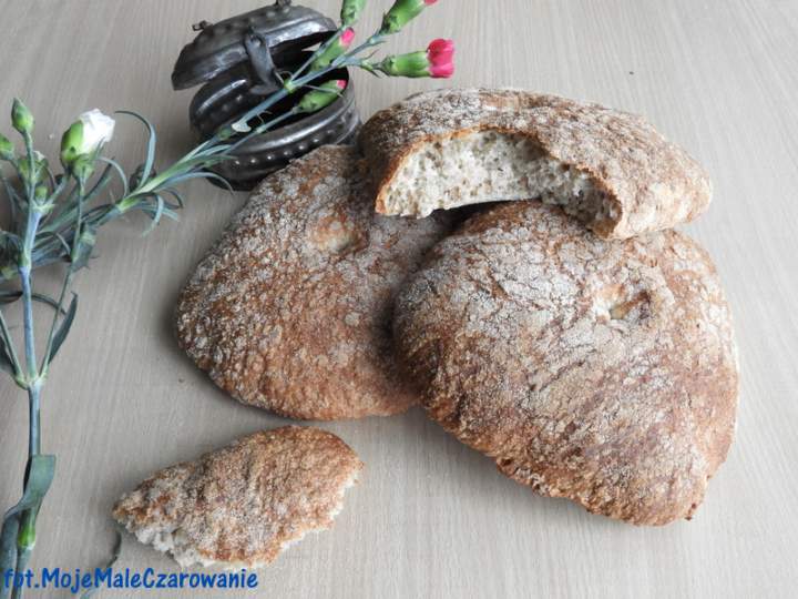 Chleb marokański z semoliny i mąki pełnoziarnistej