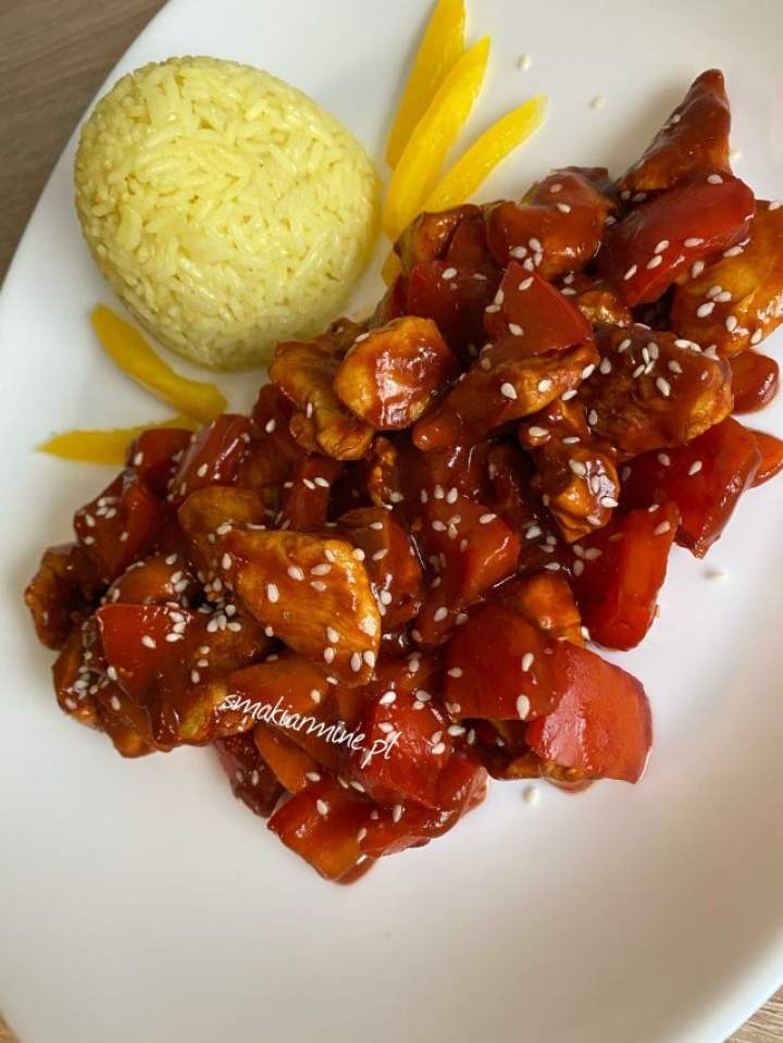 Kurczak duszony z marchewką i papryką (orientalny)