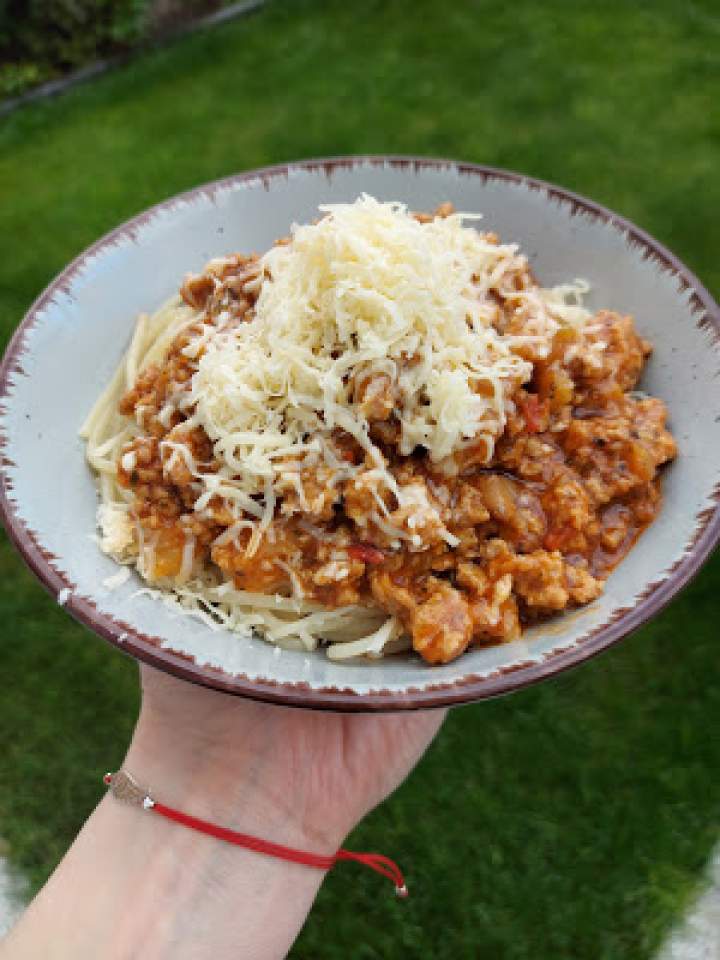 Spaghetti bolońskie z cukinią