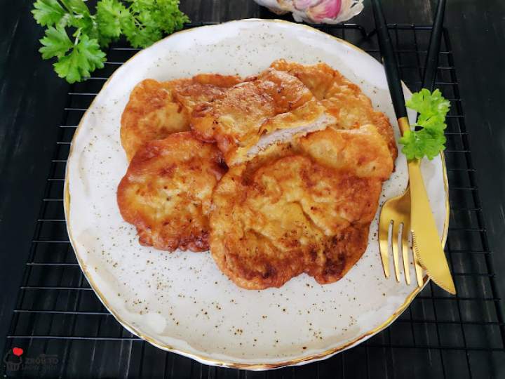 KOTLECIKI Z POLĘDWICY WIEPRZOWEJ W MAJONEZOWYM CIEŚCIE